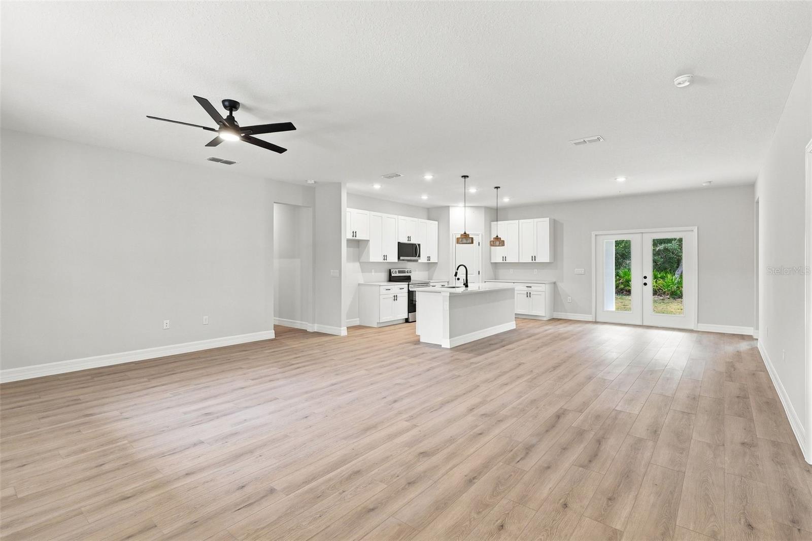 Listing photo 2 for 41325 Royal Trails Rd