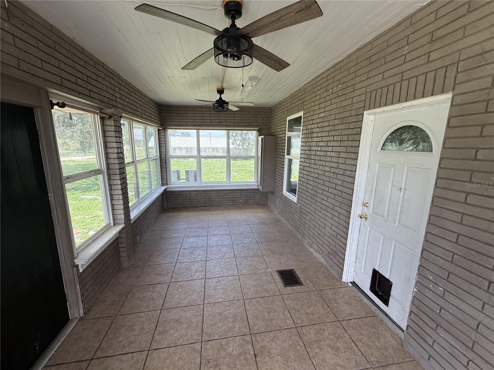 Listing photo 2 for 1115 Keller Rd
