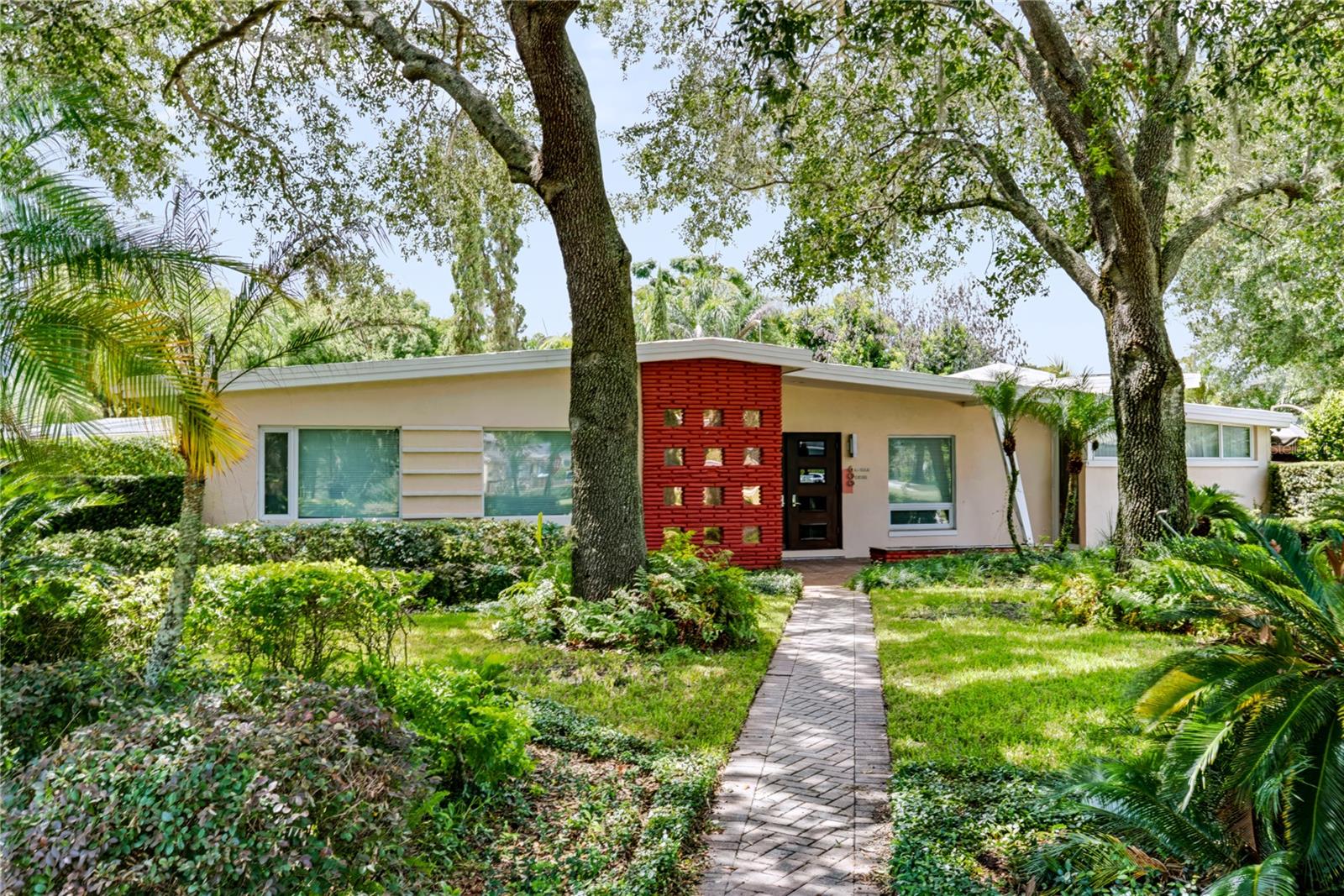 600 MAYFAIR CIRCLE
