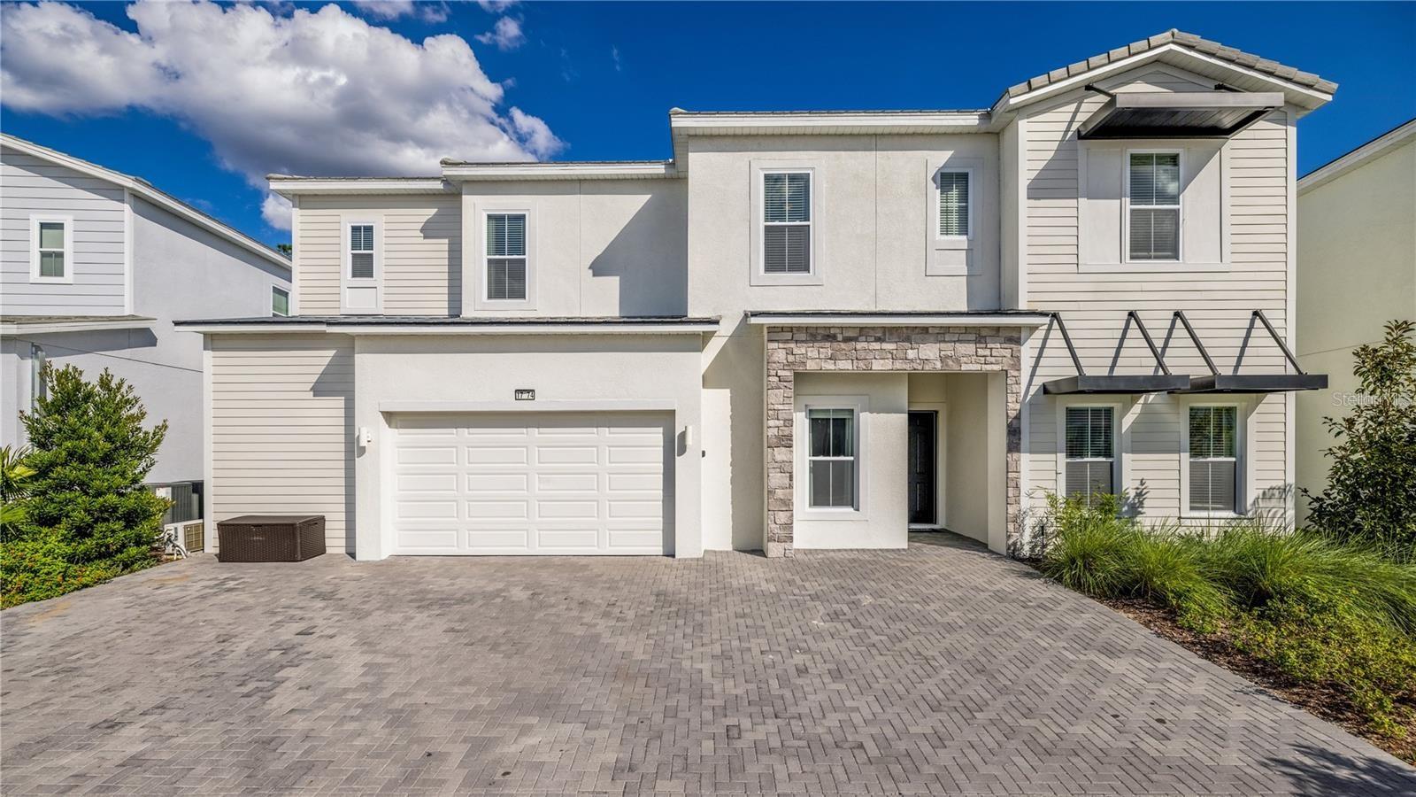 Listing photo 1 for 1774 Oak Blossom Dr