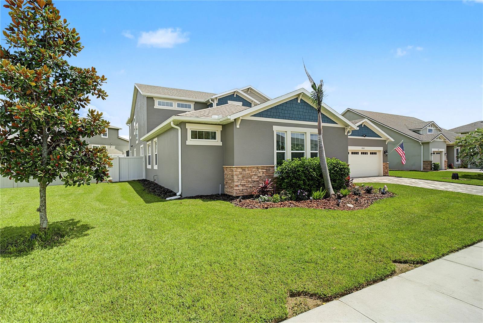 Listing photo 3 for 17077 Wingspread Loop