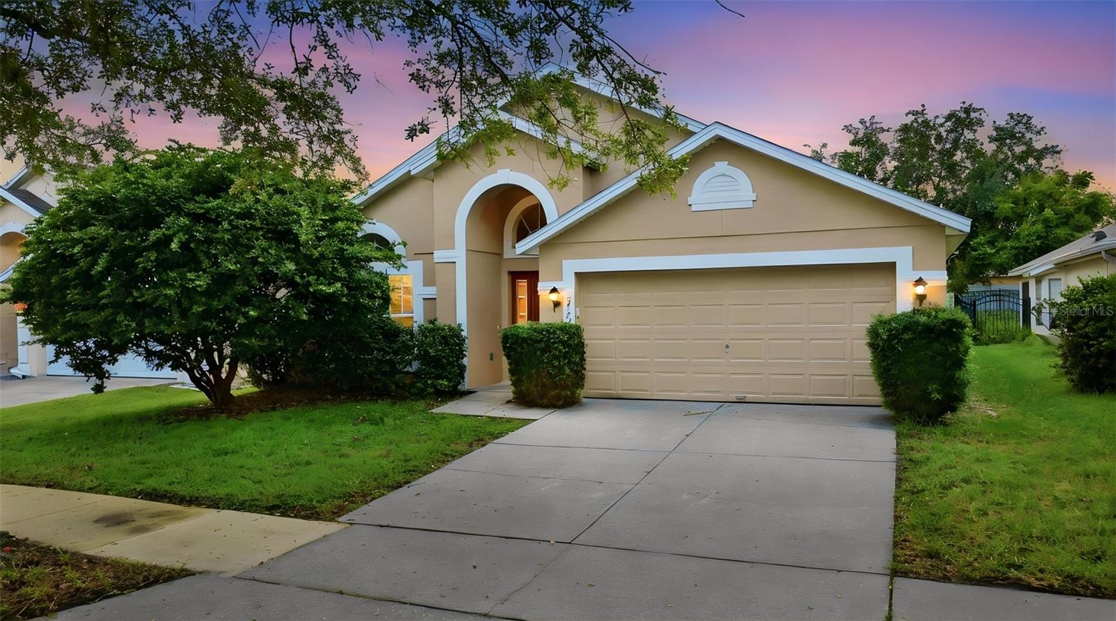 Listing photo 2 for 5742 Essex Isle Dr