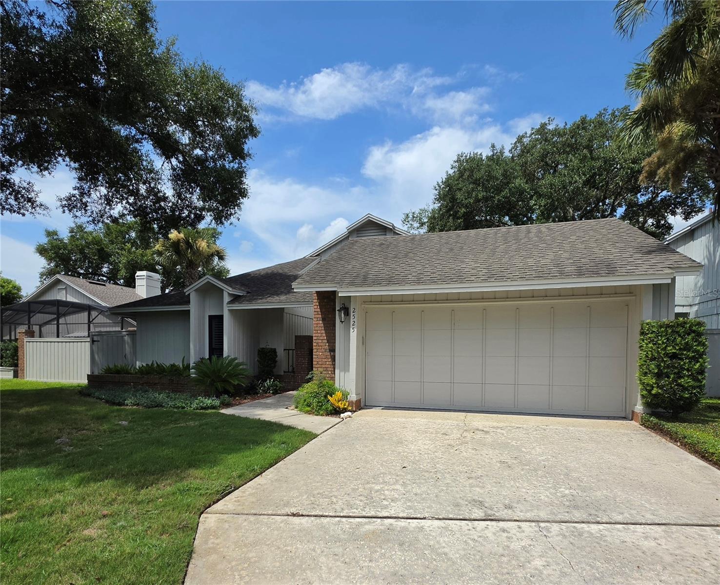 2525 THICKET RIDGE COURT