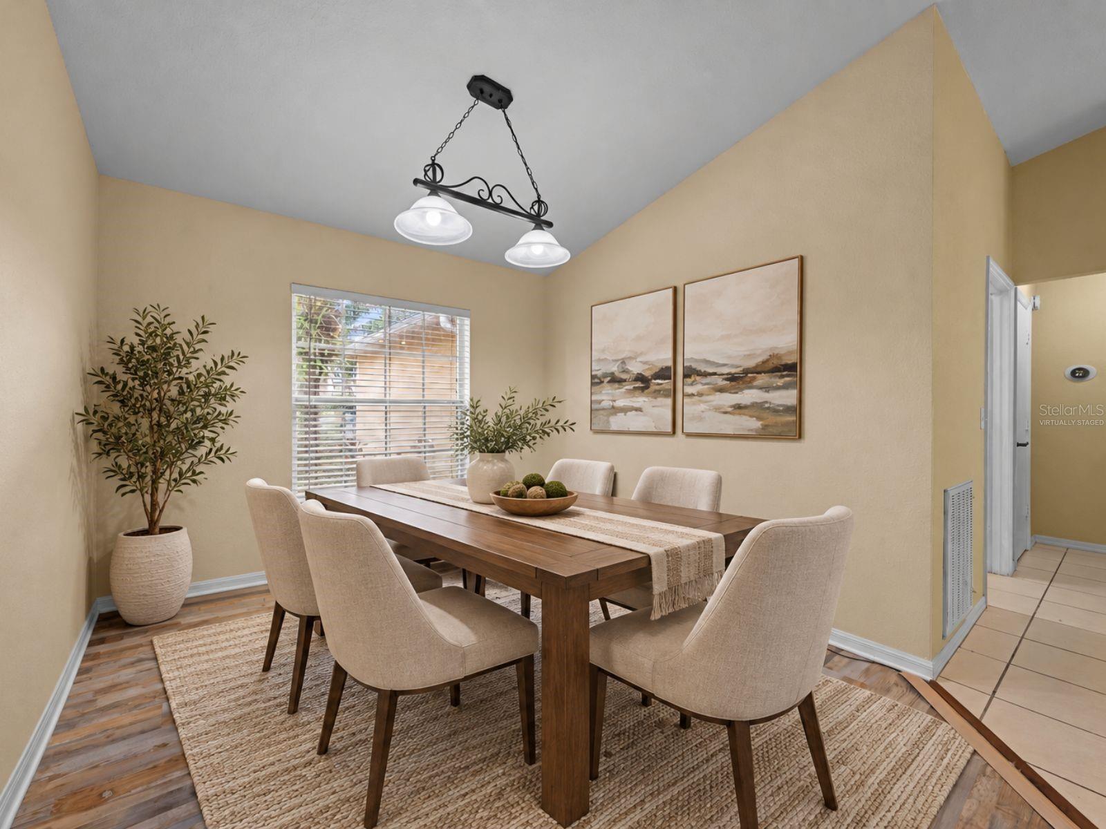 Listing photo 2 for 2829 Hickory Ridge