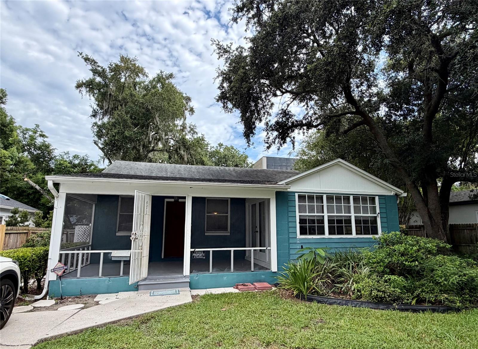 471 HOLT AVENUE
