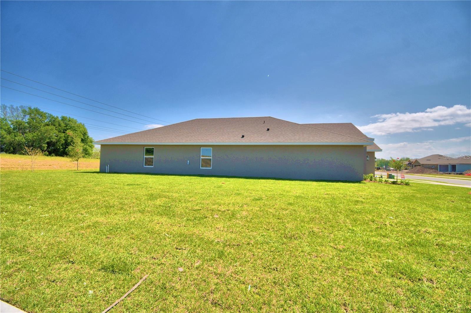 Listing photo 3 for 3644 Lindbergh St
