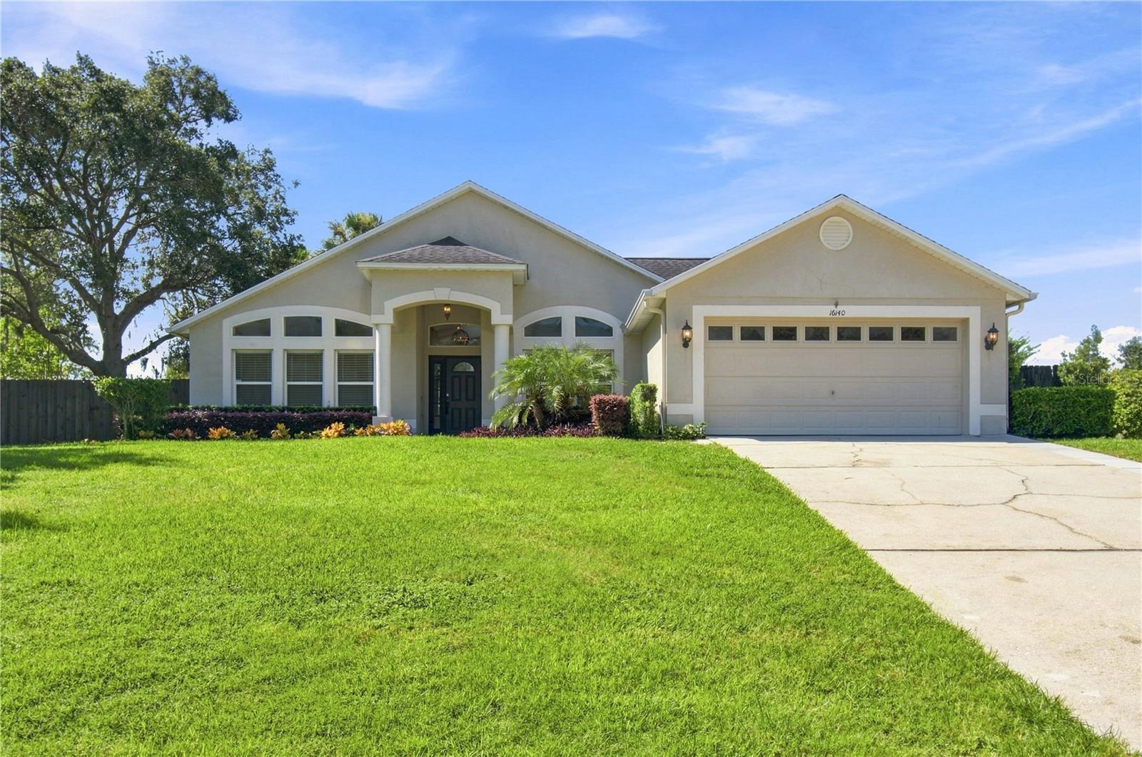 Listing photo 2 for 16140 Denham Ct