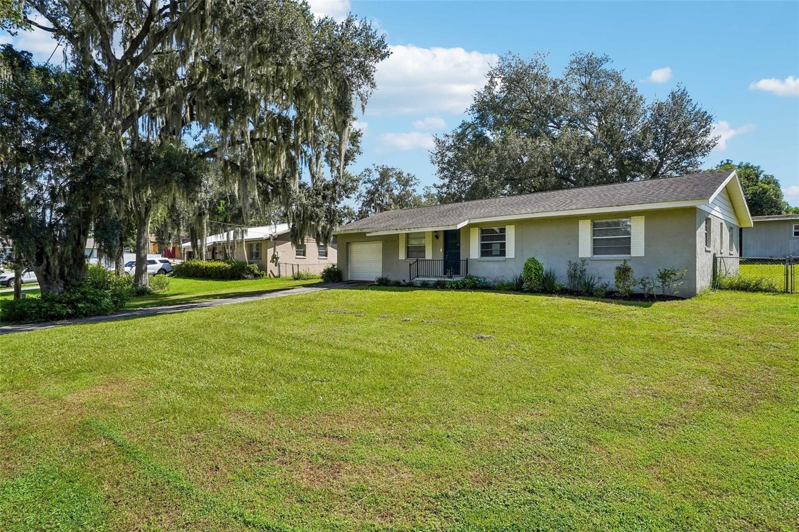 Listing photo 3 for 36146 Hickory St