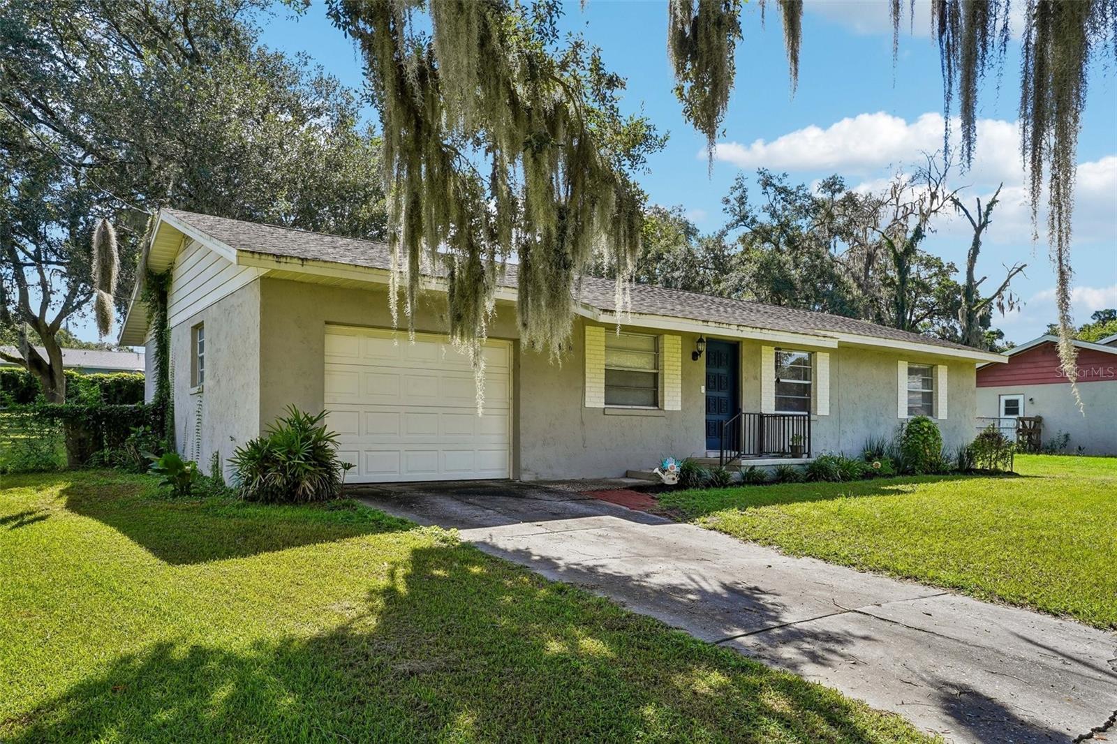Listing photo 2 for 36146 Hickory St