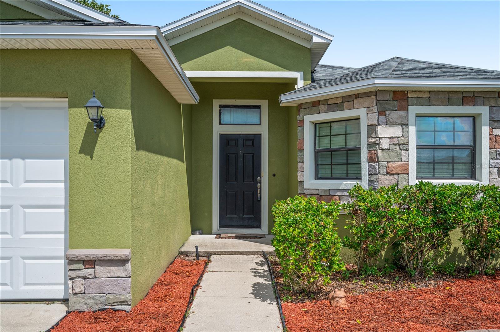 Listing photo 3 for 7019 Heatherbrook Dr