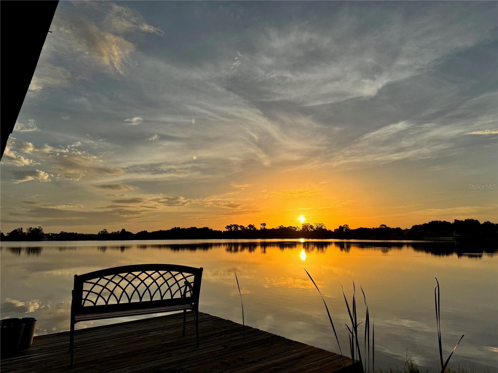 Listing photo 1 for 2510 Cypress Gardens Blvd