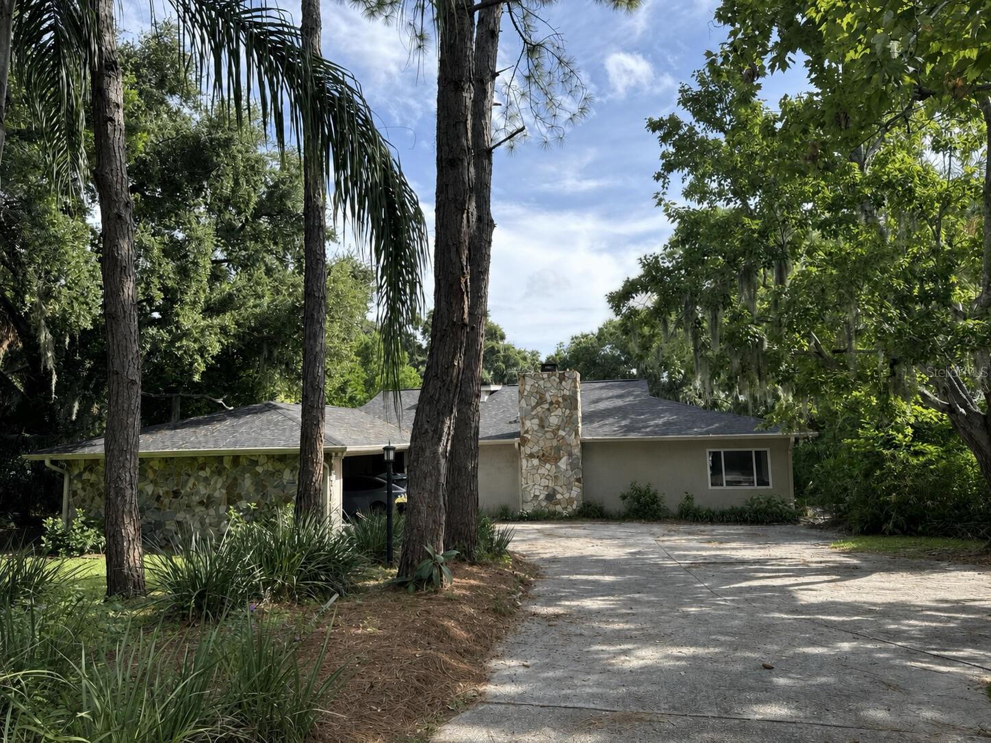 Listing photo 2 for 2510 Cypress Gardens Blvd