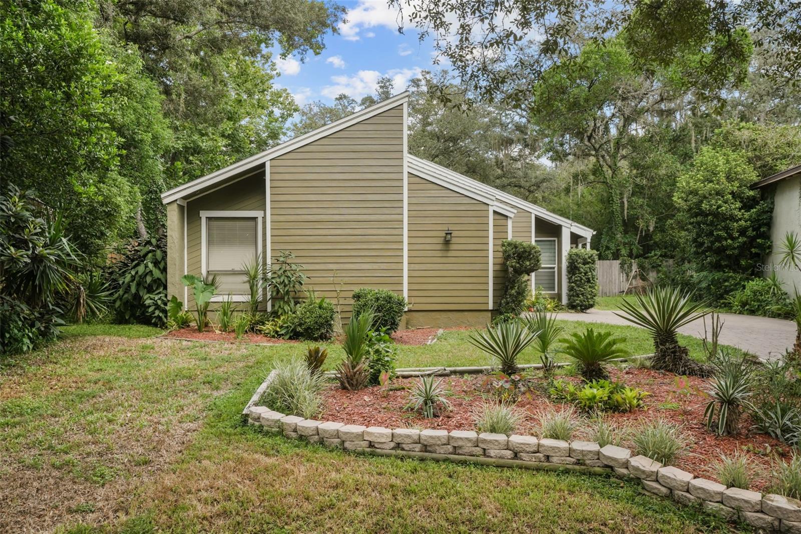 280 HUNTERS POINT TRAIL
