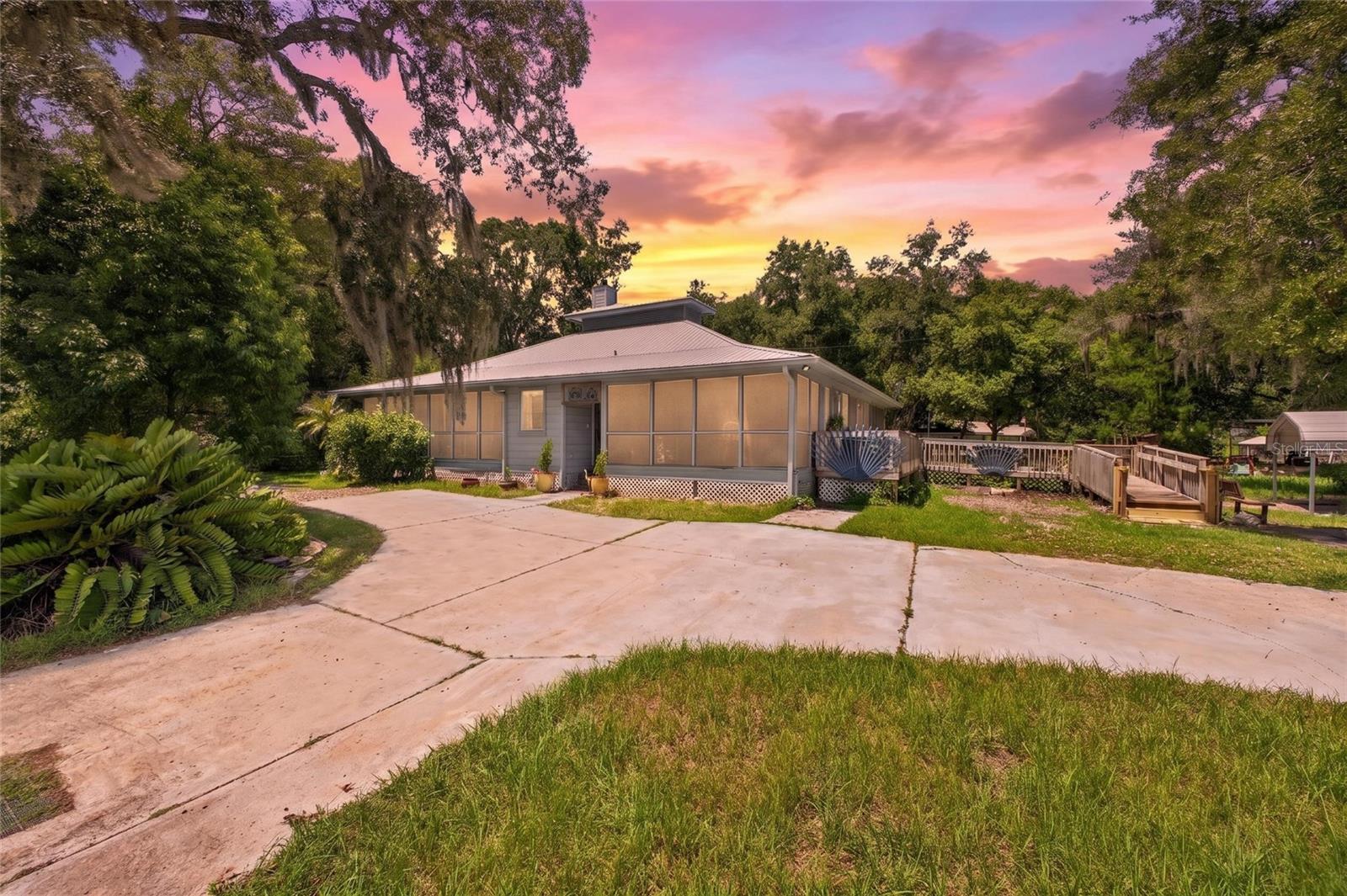 Listing photo 2 for 25717 Troon Ave