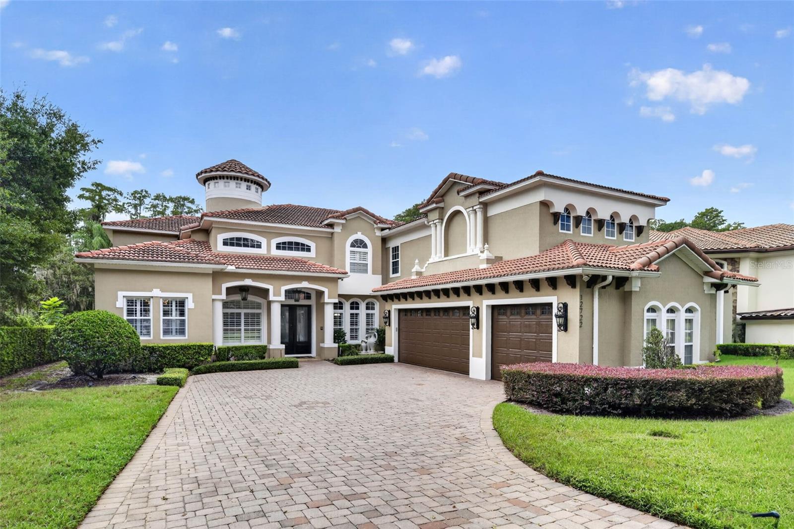 Listing photo 1 for 12722 S Lake Sawyer Ln