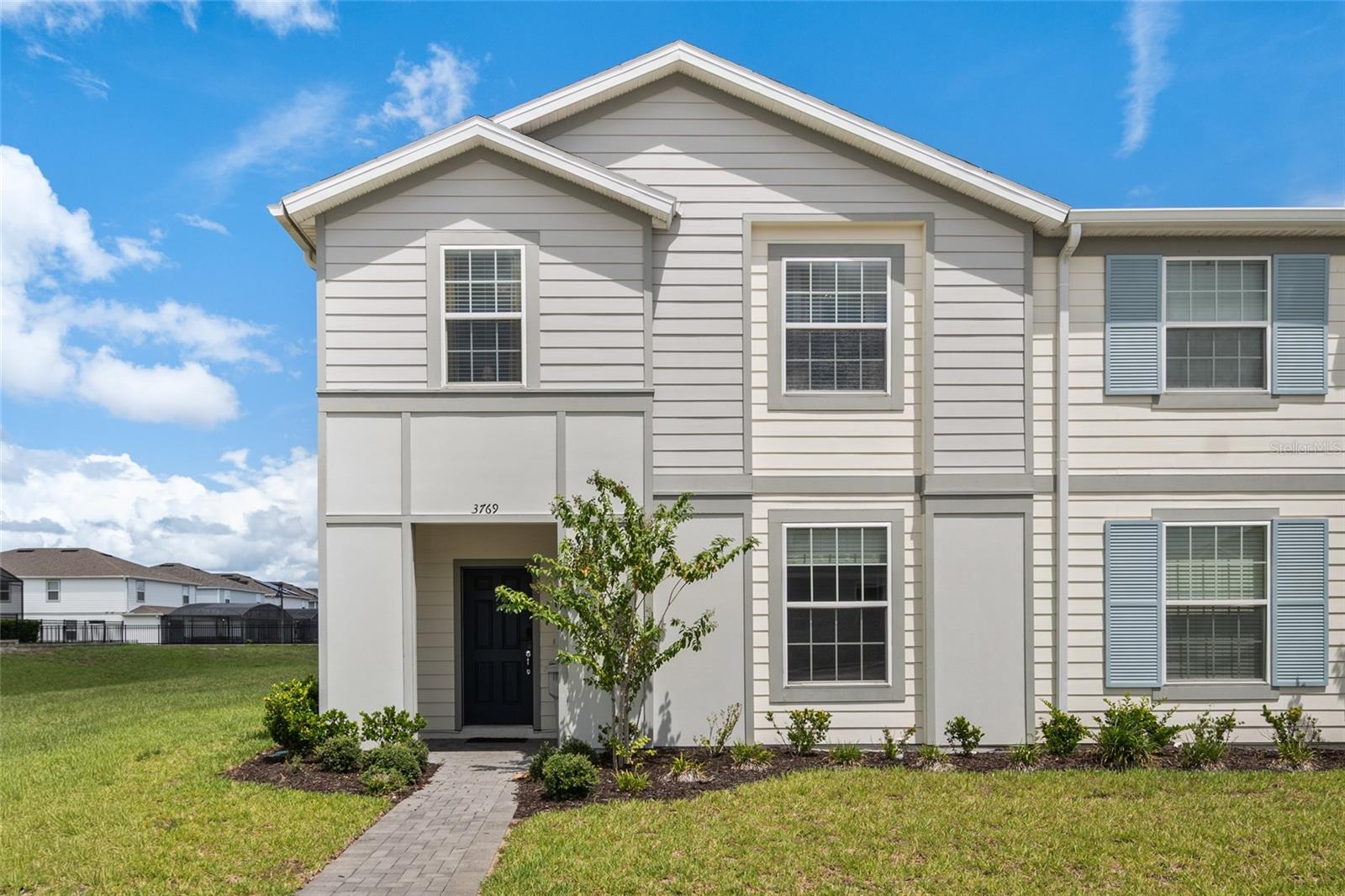 Listing photo 1 for 3769 Pacific Ln