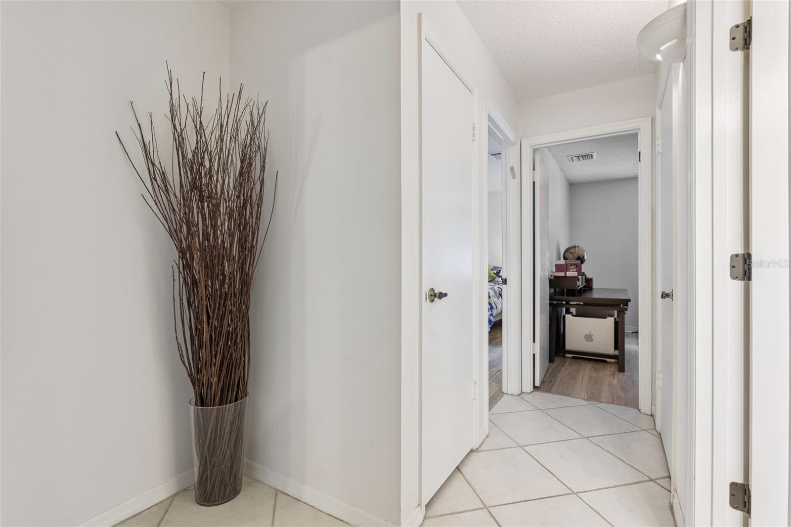 Photo 33