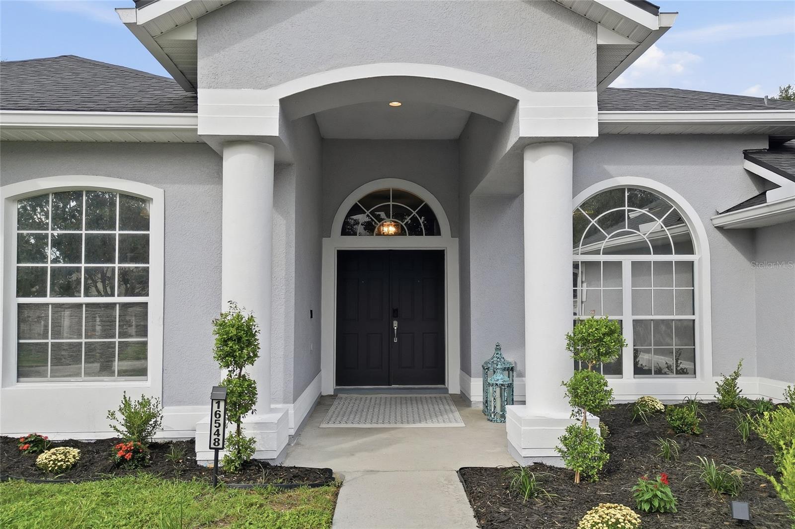 Listing photo 3 for 16548 Arrowhead Trl
