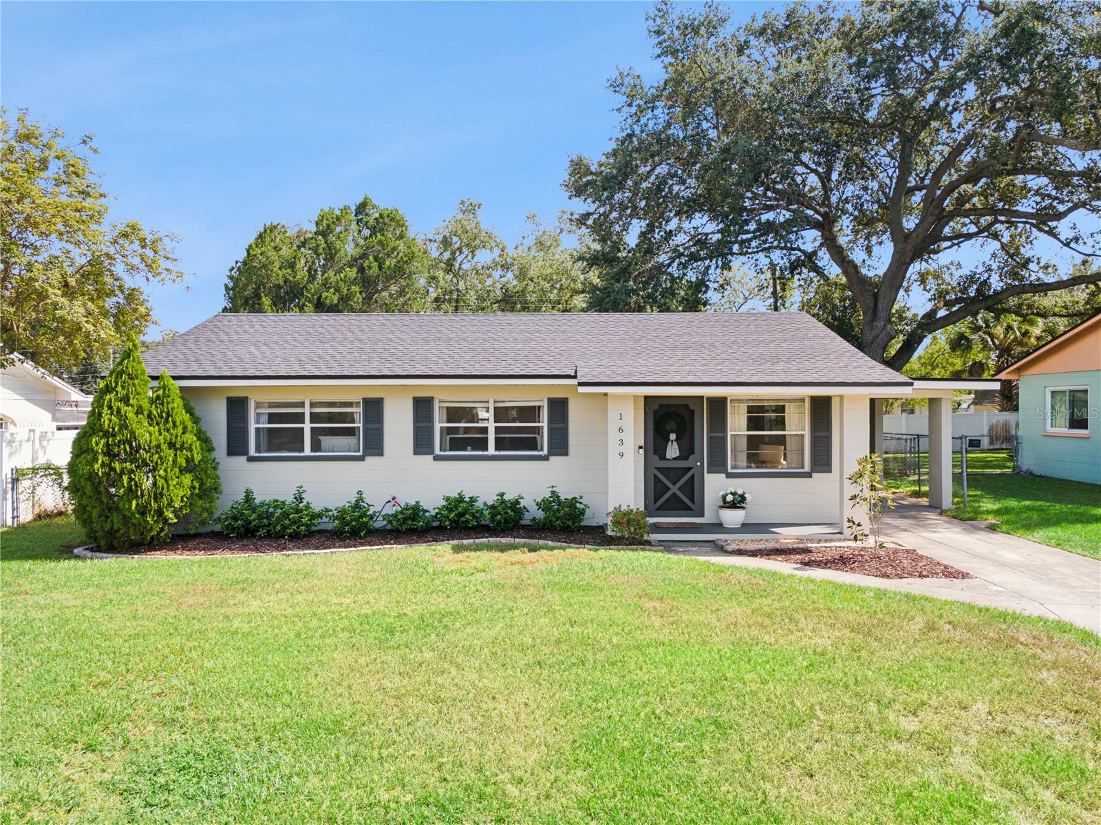 Listing photo 1 for 1639 Skinner St