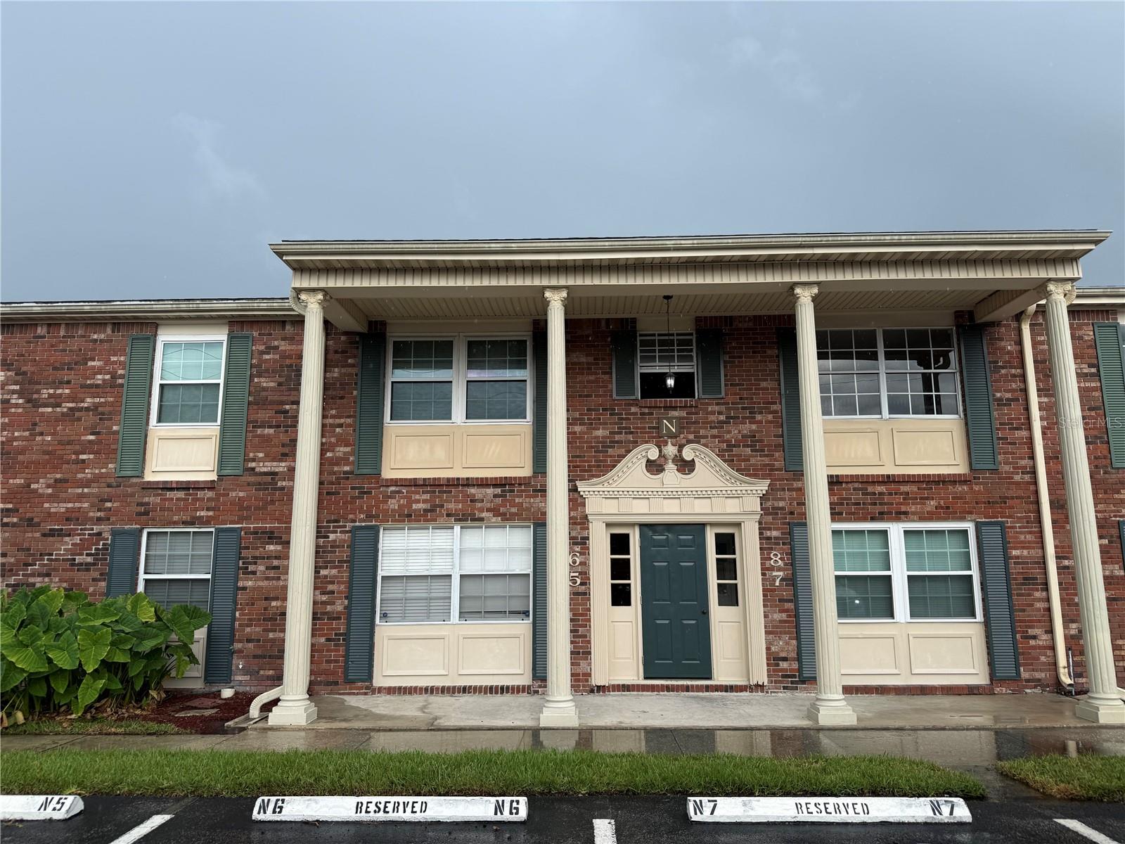 Listing photo 1 for 1920 E Edgewood Dr #n8