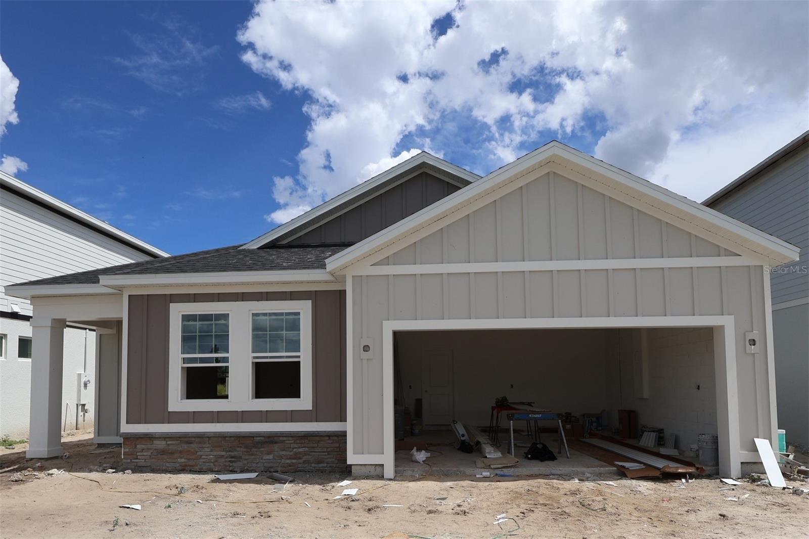 Listing photo 1 for 2867 Sweetgrass Ln
