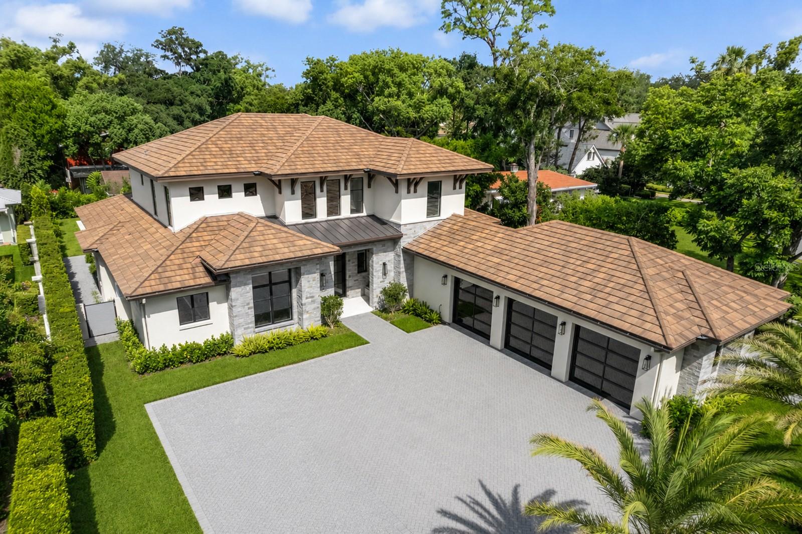 901 GOLFVIEW TERRACE