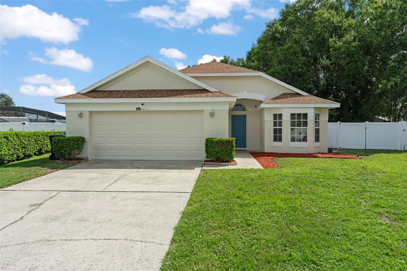 4811 FORT APACHE COURT
