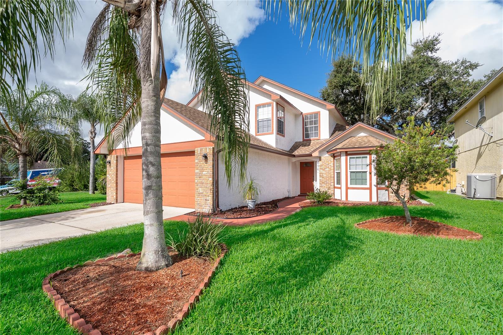 696 REMINGTON OAK DRIVE