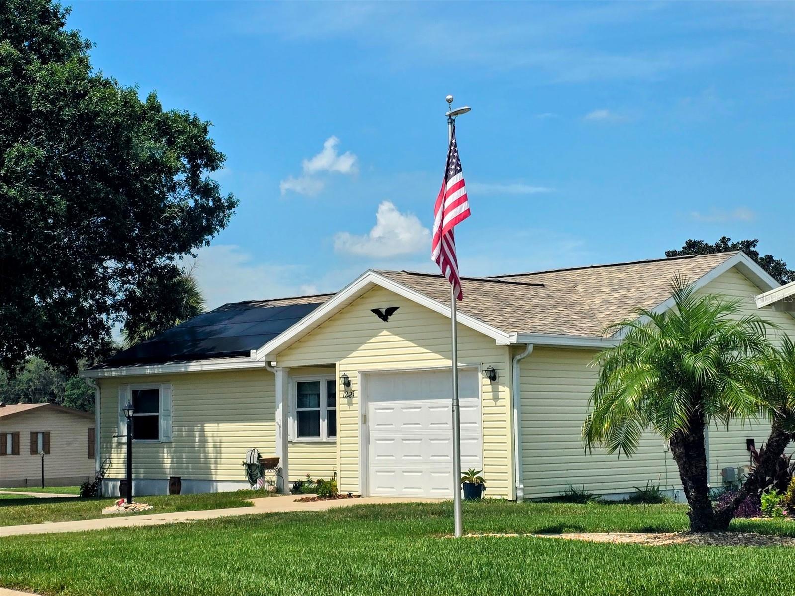 Listing photo 2 for 1223 Tarpon Ln