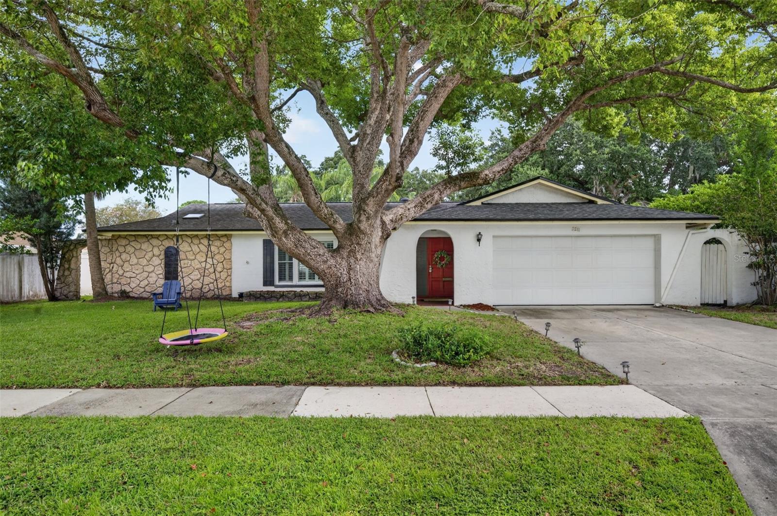 2211 KING RICHARDS COURT