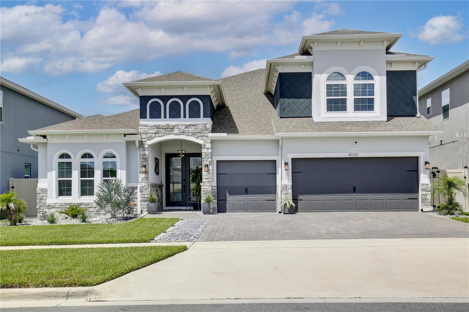 Listing photo 1 for 4515 Lions Gate Ave