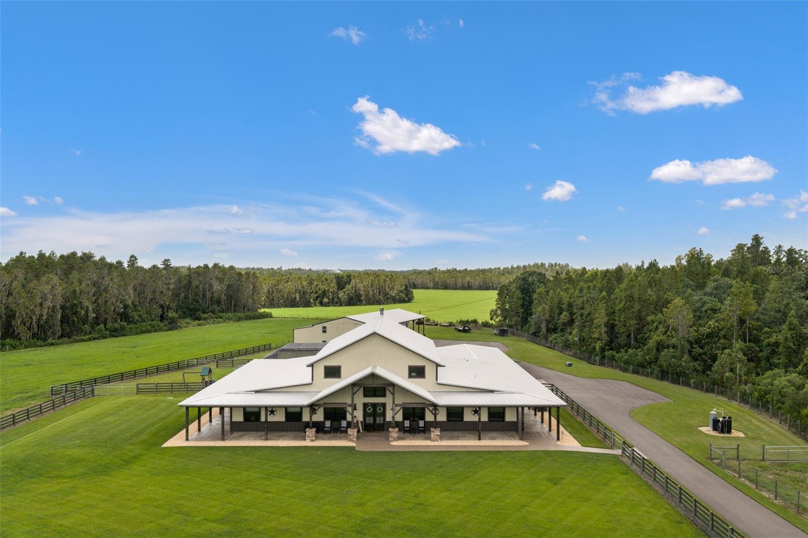 Listing photo 1 for 11657 Moore Rd