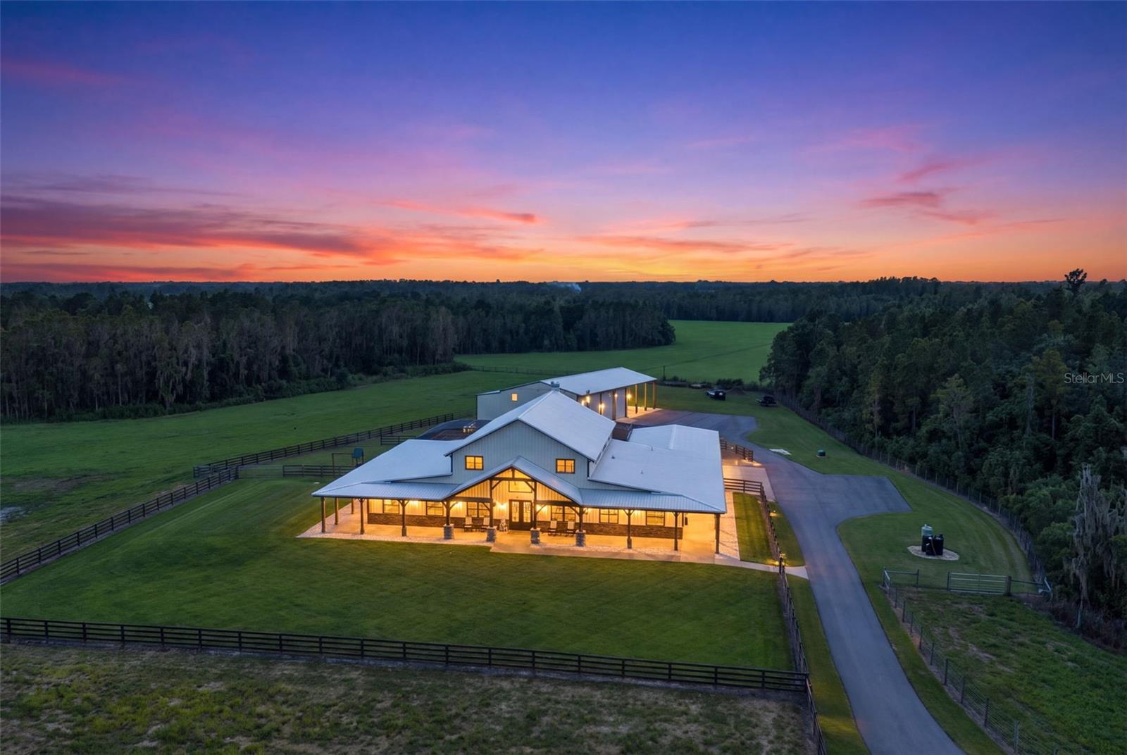 Listing photo 3 for 11657 Moore Rd