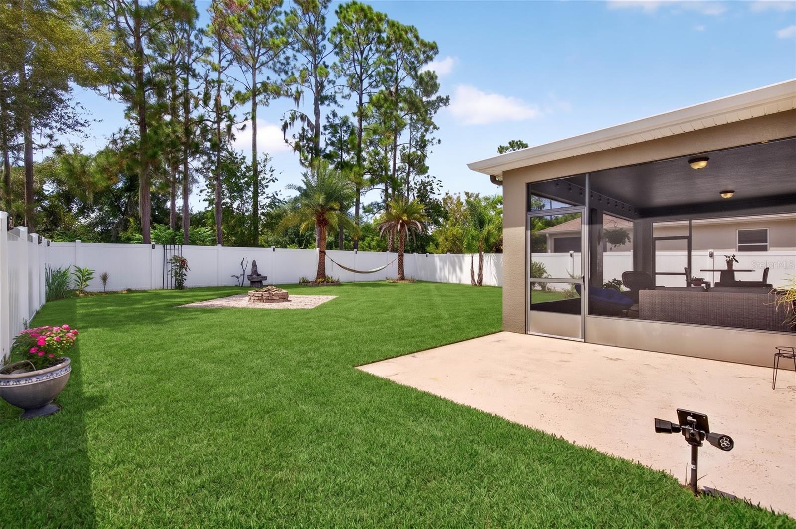 Listing photo 2 for 2586 Plumadore Dr