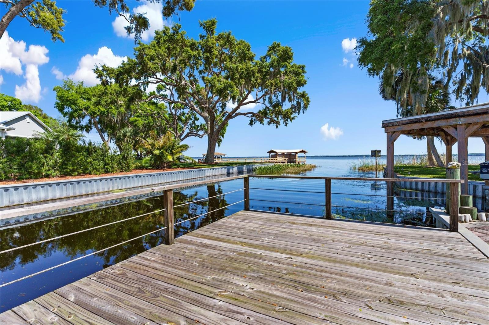 Listing photo 3 for 12221 Helena Ct