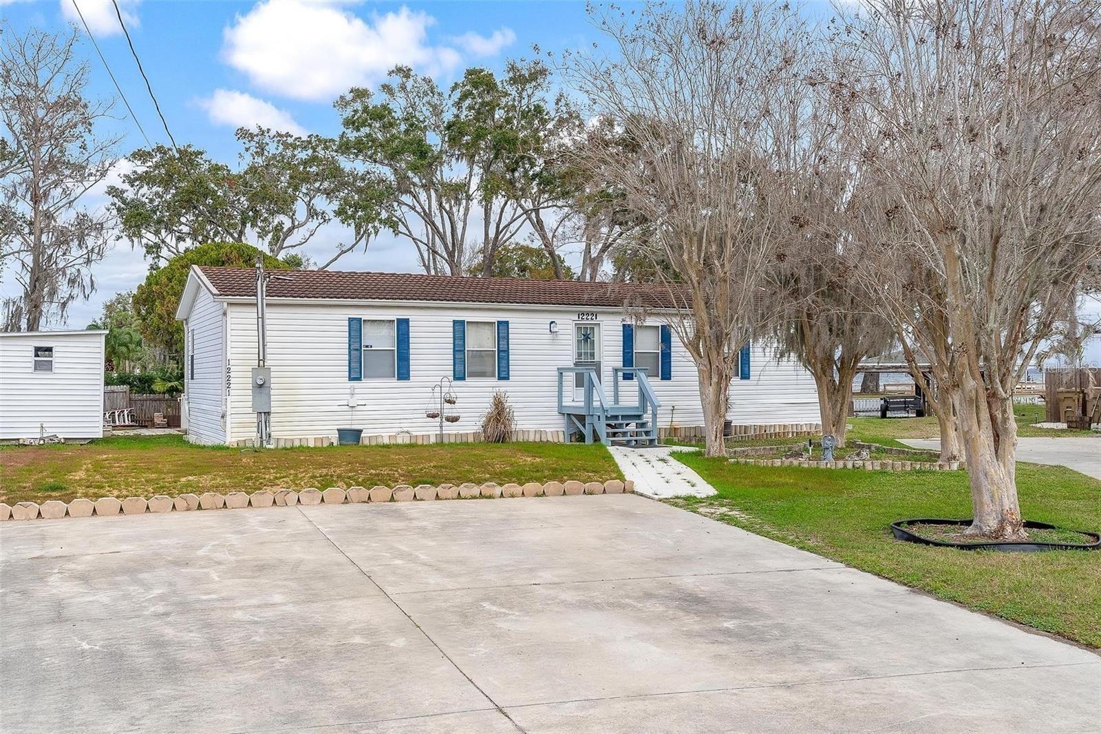 Listing photo 1 for 12221 Helena Ct