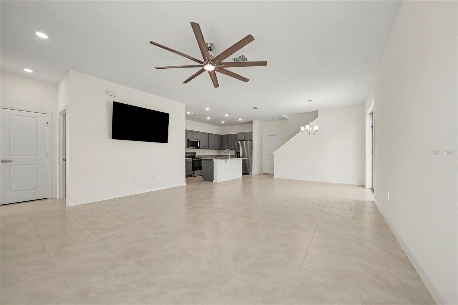 Listing photo 3 for 7224 Big Cedar Aly