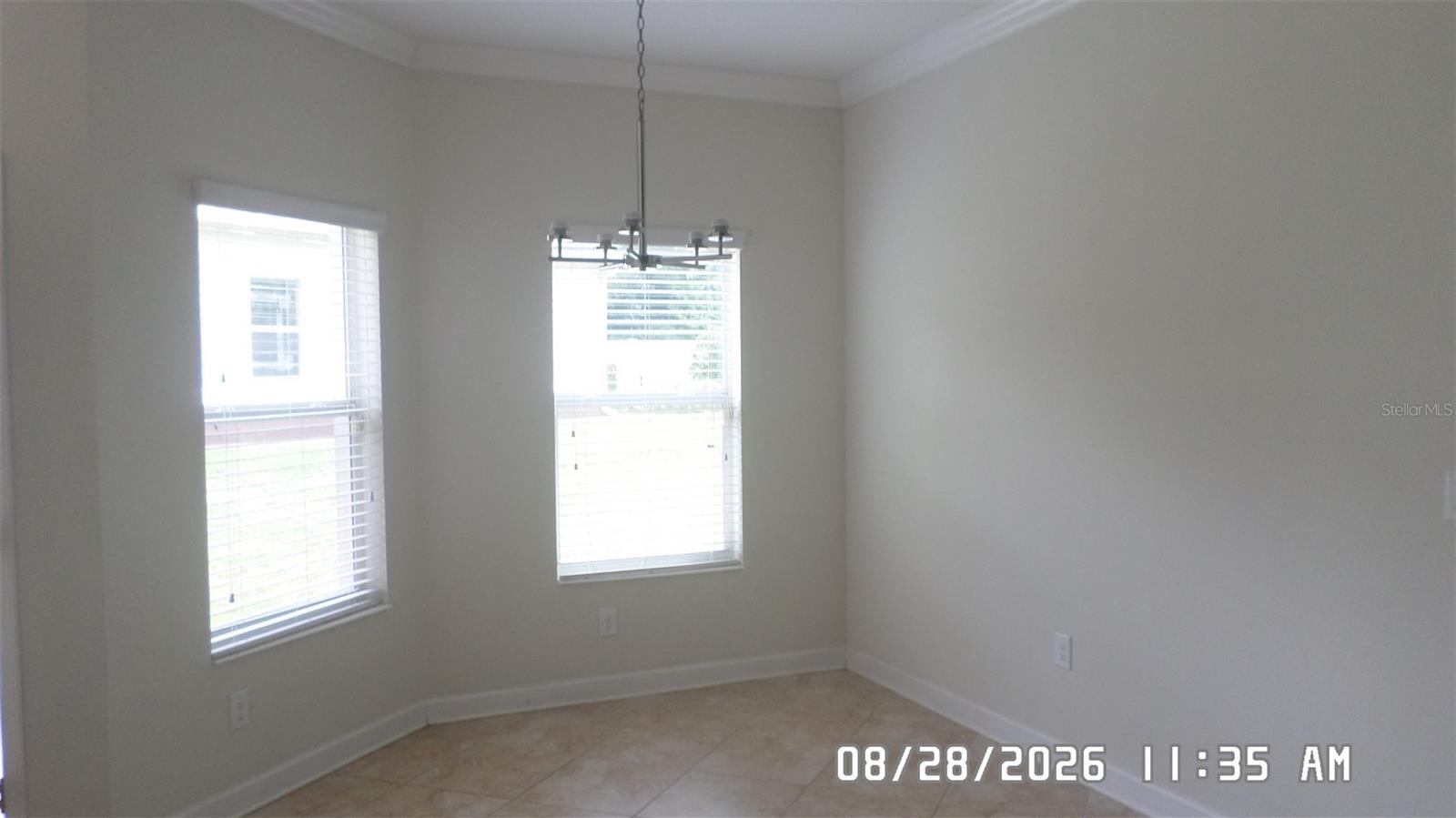 Listing photo 3 for 3547 Fairwaters Ct #f