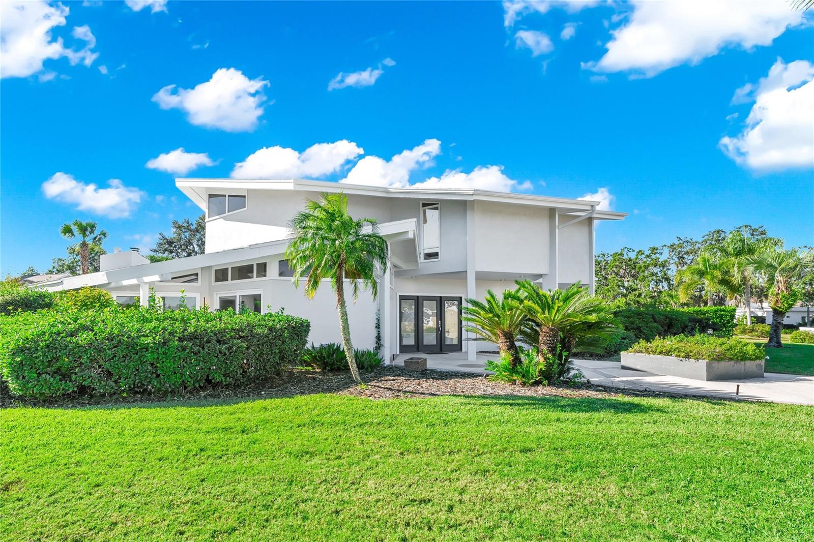 8922 BAY COVE COURT