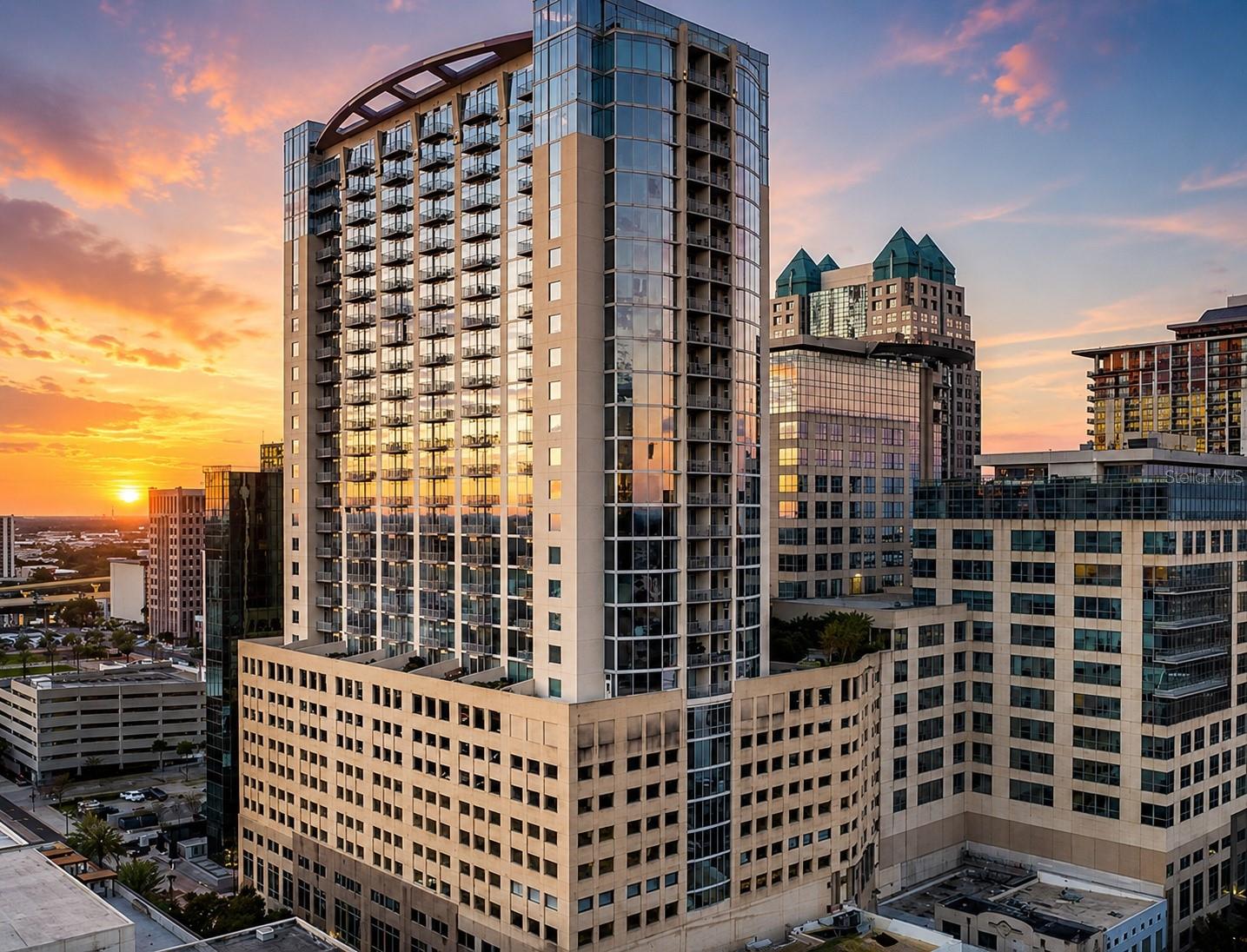 Listing photo 1 for 155 S Court Ave #1505
