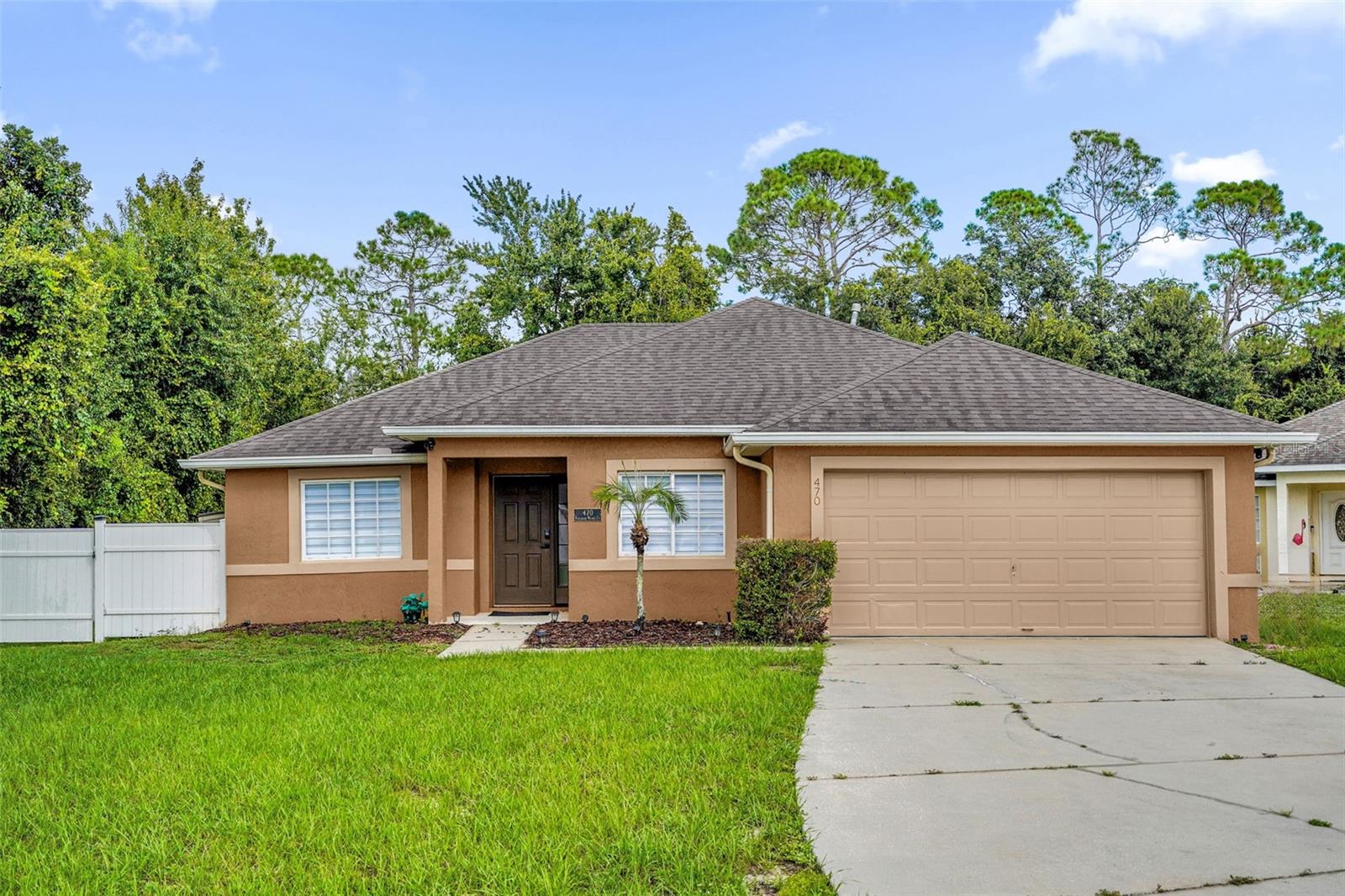 Listing photo 1 for 470 Paradise Woods Ct