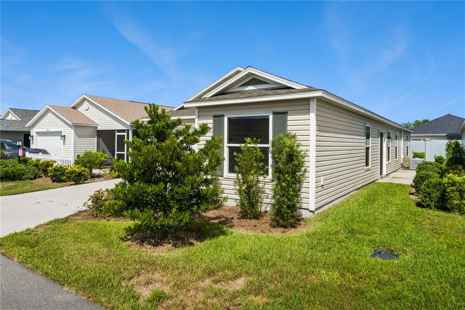 Listing photo 2 for 7548 Kuenher Ct