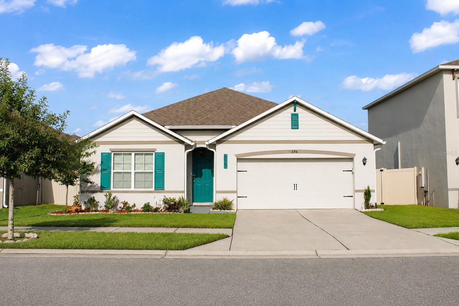 Listing photo 1 for 696 Tortugas St