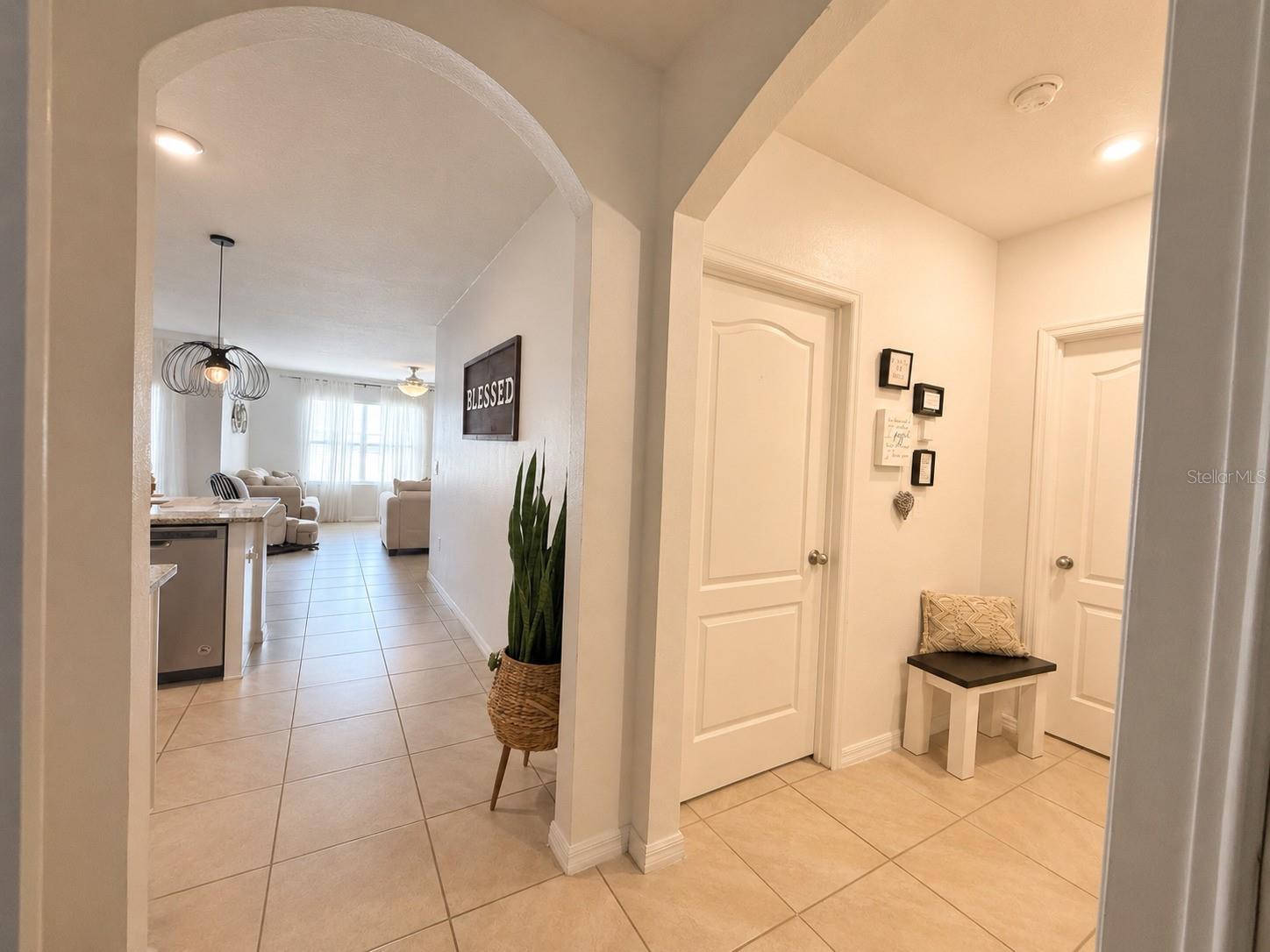 Listing photo 2 for 696 Tortugas St