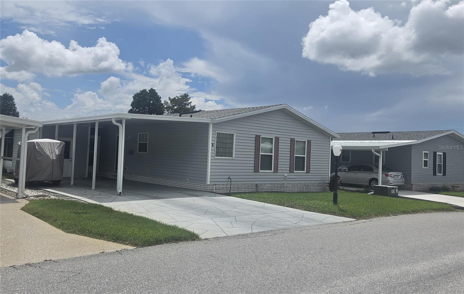 Listing photo 1 for 76 Straphmore Dr