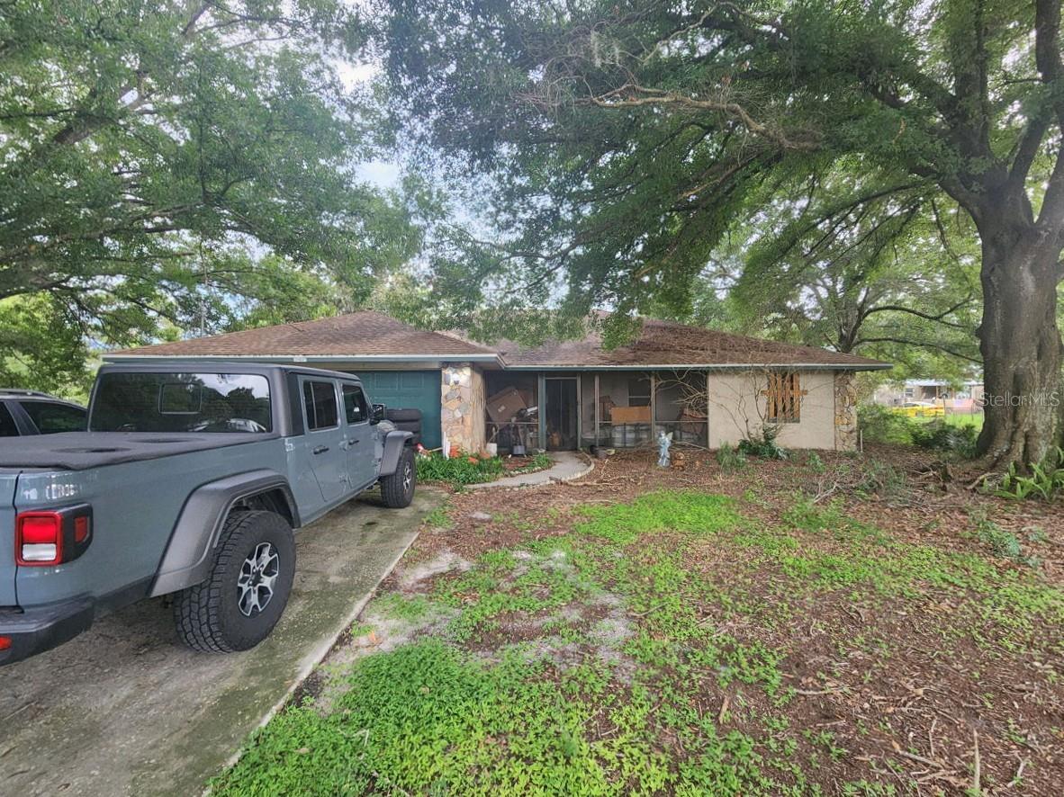 Listing photo 1 for 2407 Summer Hollow Dr