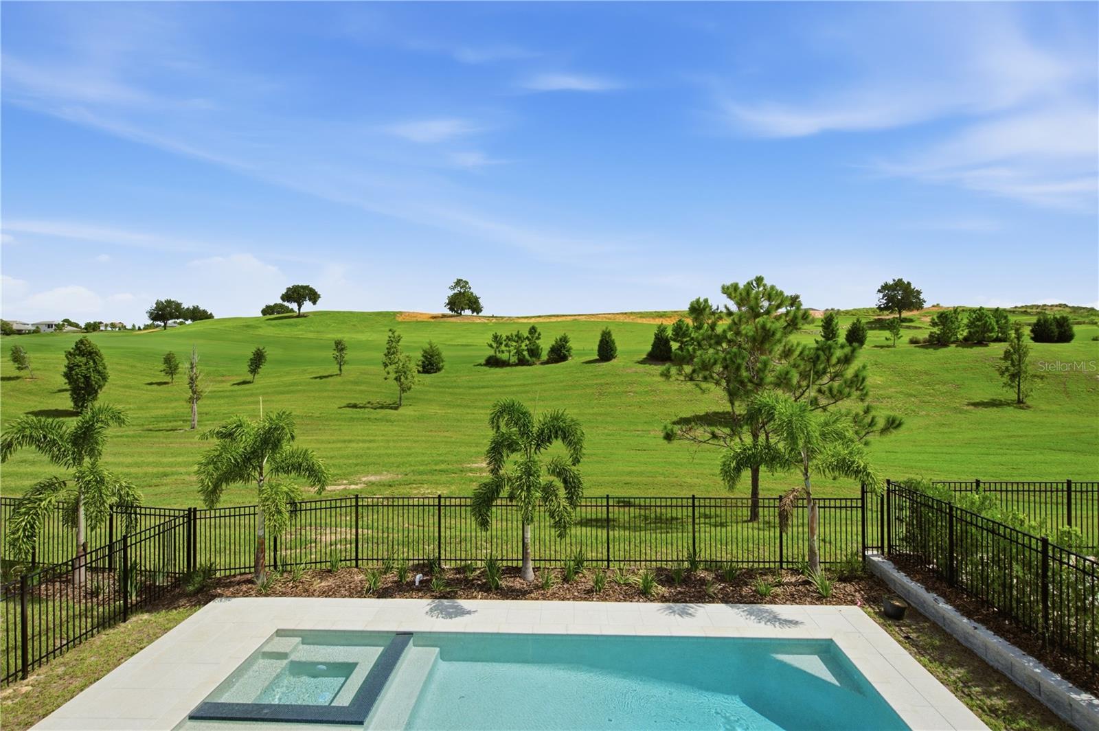Listing photo 3 for 16114 Volterra Pt