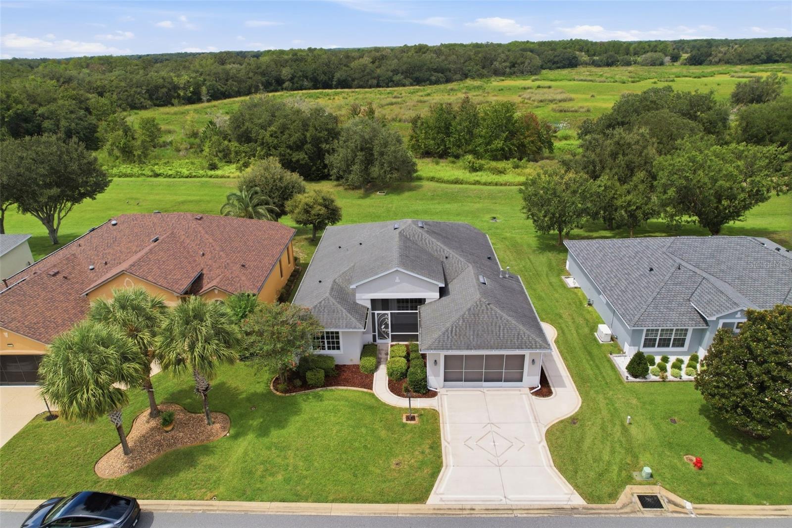 Listing photo 1 for 20743 Queen Alexandra Dr