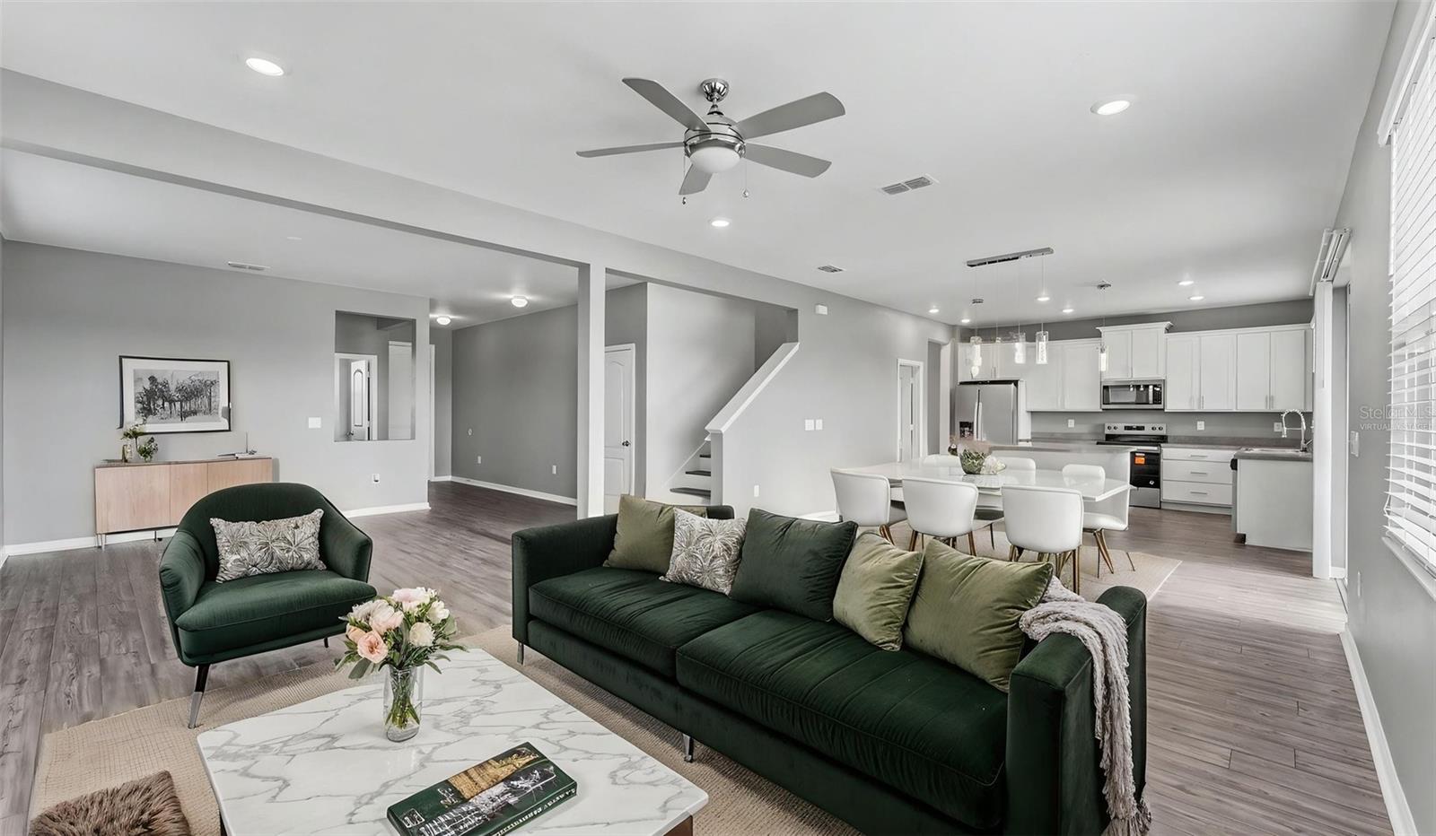 Listing photo 2 for 200 Summerlin Loop