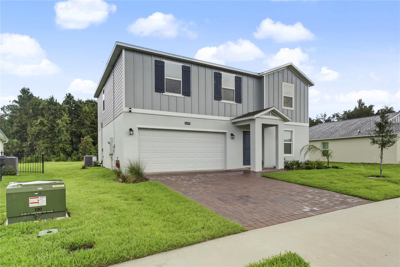 Listing photo 2 for 5410 Lewisham Dr
